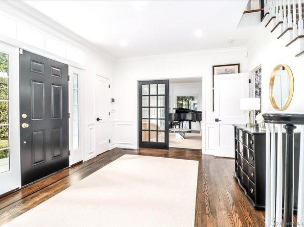 13 Old Castle Drive, Newtown CT 06470