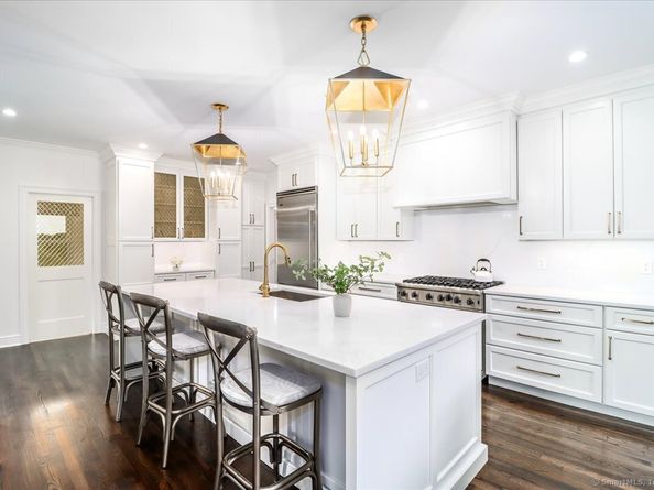 13 Old Castle Drive, Newtown CT 06470