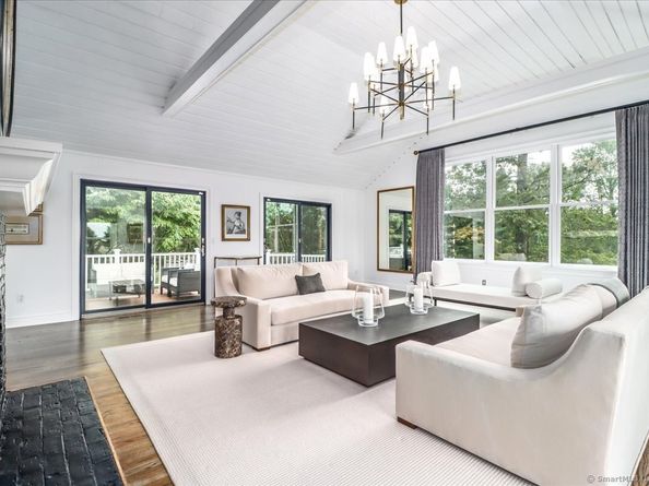 13 Old Castle Drive, Newtown CT 06470