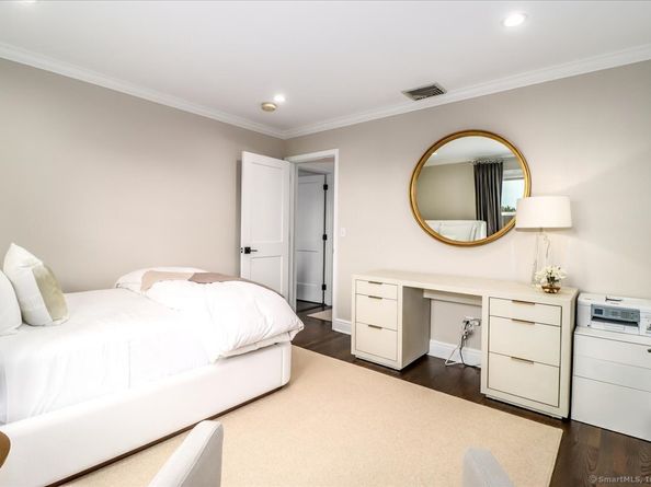 13 Old Castle Drive, Newtown CT 06470