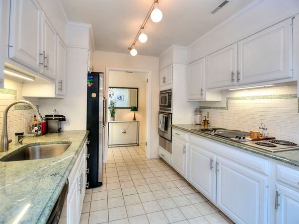 220 Lansdowne 220, Westport CT 06880