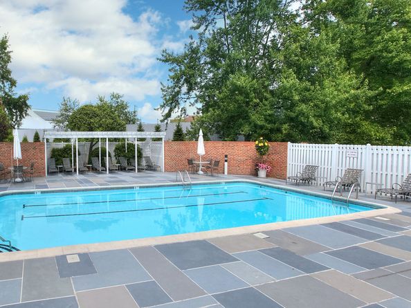 220 Lansdowne 220, Westport CT 06880