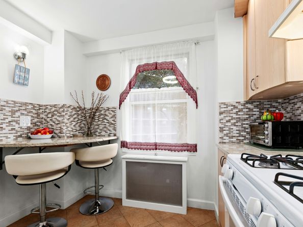 71 Strawberry Hill Avenue 305, Stamford CT 06902