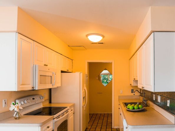 61 Seaview Avenue APT 51, Stamford CT 06902