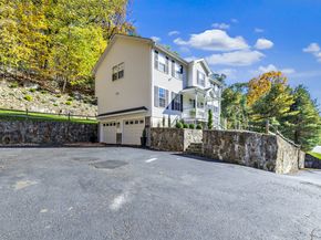 6680 Main Street, Trumbull CT 06611