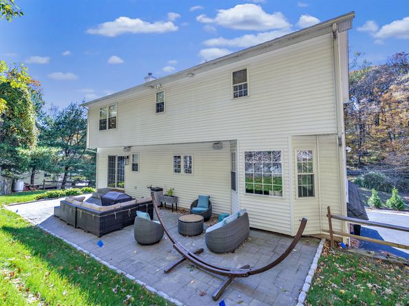 6680 Main Street, Trumbull CT 06611