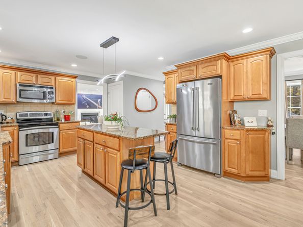 6680 Main Street, Trumbull CT 06611