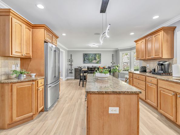 6680 Main Street, Trumbull CT 06611