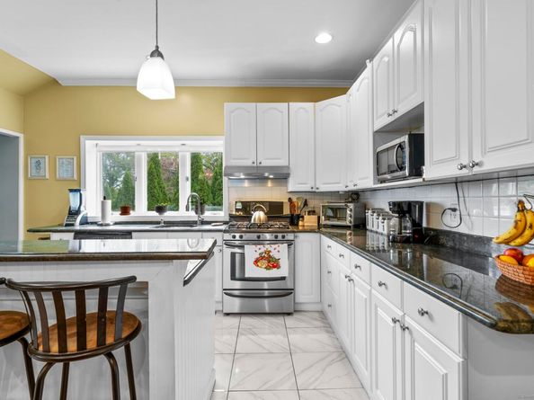 709 Tunxis Hill Road, Fairfield CT 06825