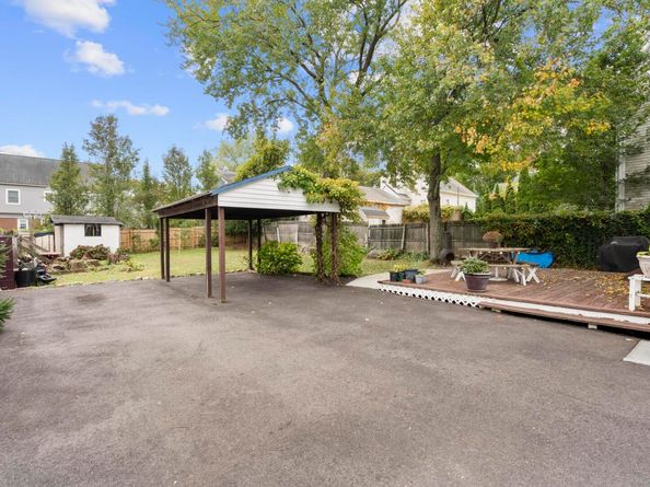 709 Tunxis Hill Road, Fairfield CT 06825