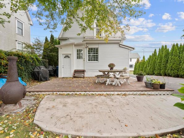 709 Tunxis Hill Road, Fairfield CT 06825