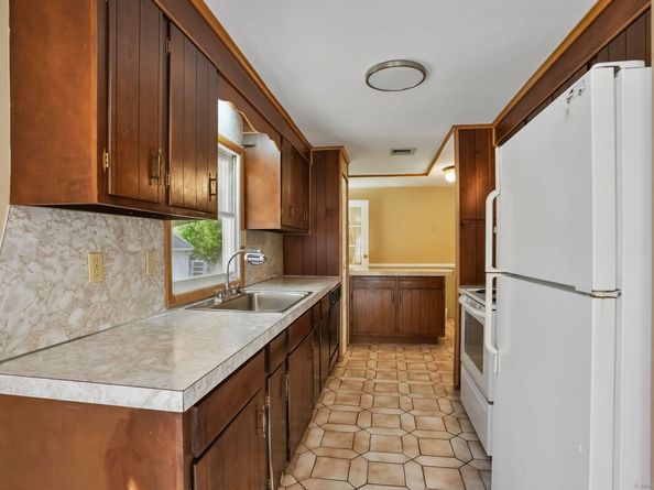 34 Merrimac Drive, Trumbull CT 06611