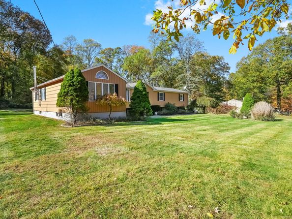 34 Merrimac Drive, Trumbull CT 06611