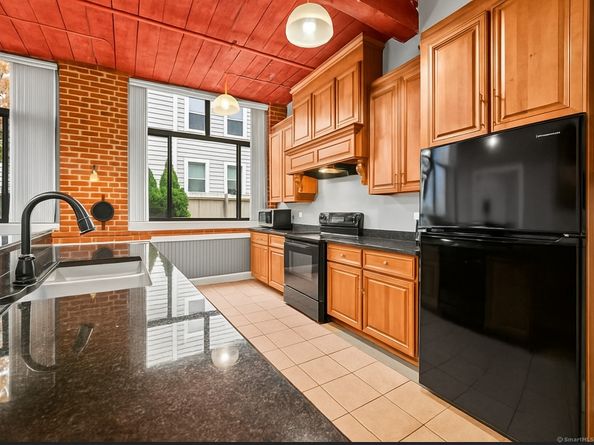 390 Charles Street APT 106, Bridgeport CT 06606