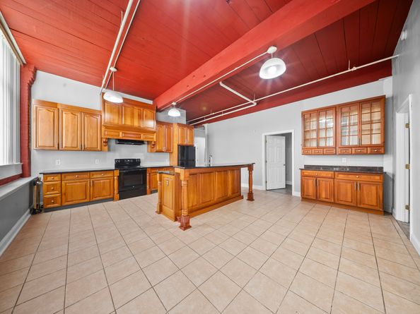 390 Charles Street APT 106, Bridgeport CT 06606