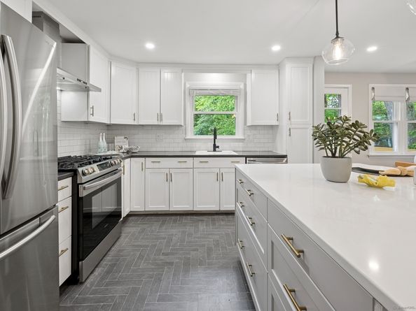 128 West Avenue, Darien CT 06820