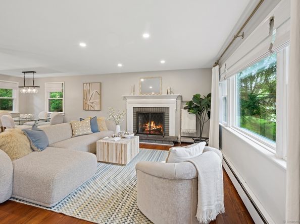 128 West Avenue, Darien CT 06820