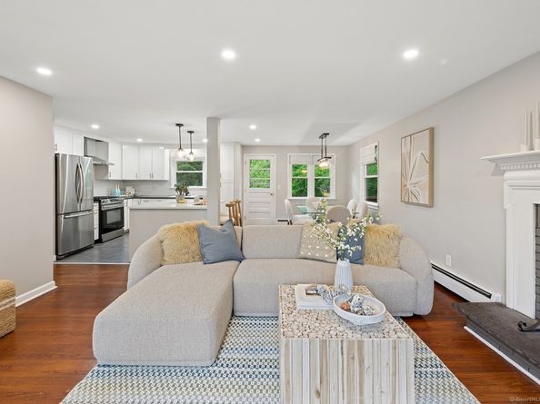 128 West Avenue, Darien CT 06820