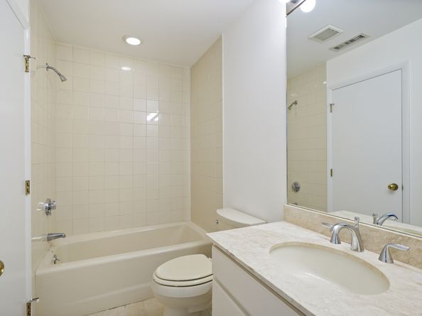 2435 Bedford Street 12B, Stamford CT 06905