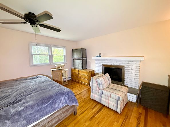 51 Ole Musket Lane, Danbury CT 06810