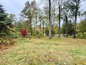 51 Ole Musket Lane, Danbury CT 06810