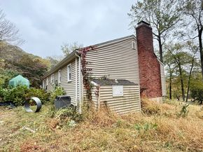 51 Ole Musket Lane, Danbury CT 06810