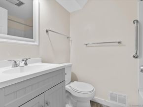 543 North Trail B, Stratford CT 06614