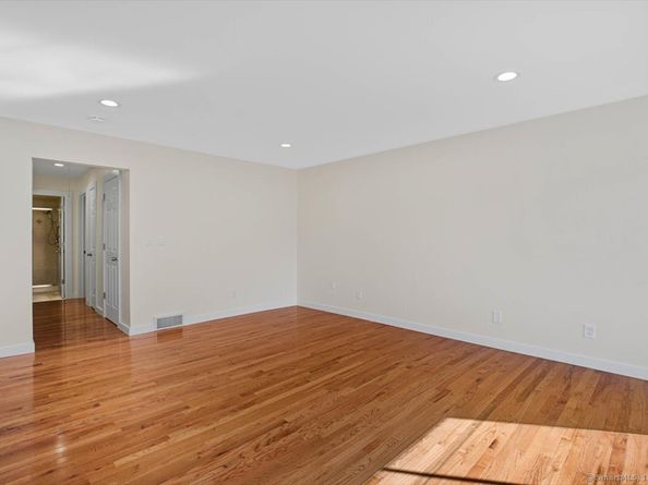 543 North Trail B, Stratford CT 06614