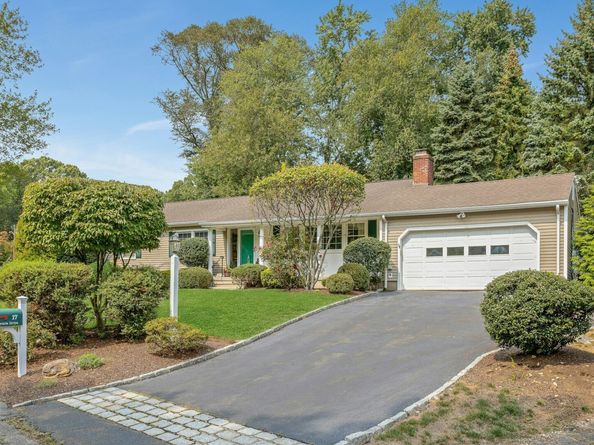 17 Oriole Drive, Norwalk CT 06851