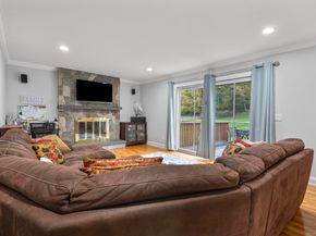 14 E Gate Road, Danbury CT 06810