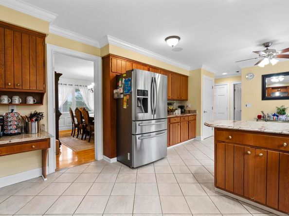 14 E Gate Road, Danbury CT 06810