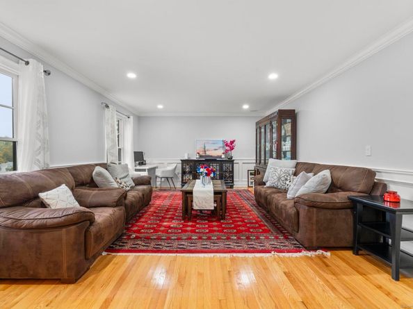 14 E Gate Road, Danbury CT 06810