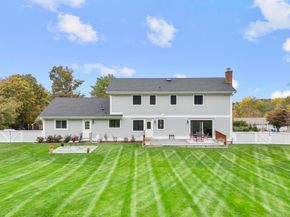 14 E Gate Road, Danbury CT 06810