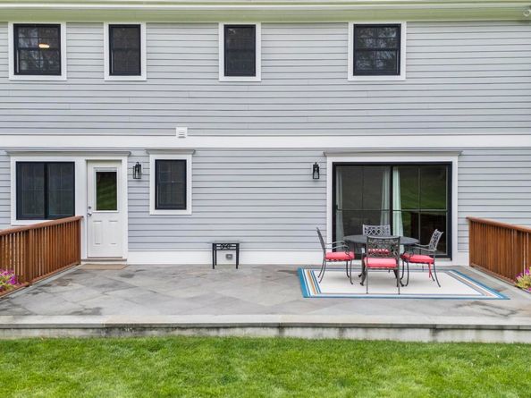 14 E Gate Road, Danbury CT 06810