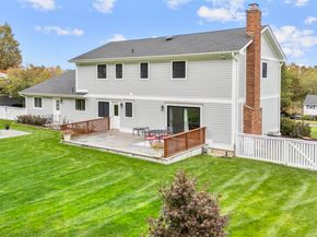 14 E Gate Road, Danbury CT 06810