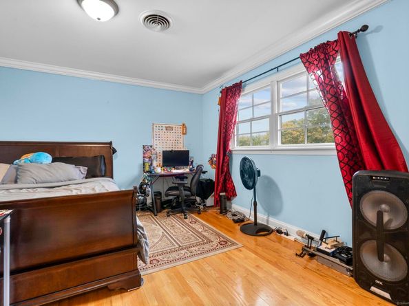 14 E Gate Road, Danbury CT 06810