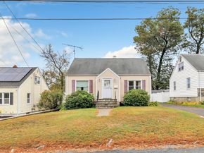 330 Oakwood Street, Bridgeport CT 06606