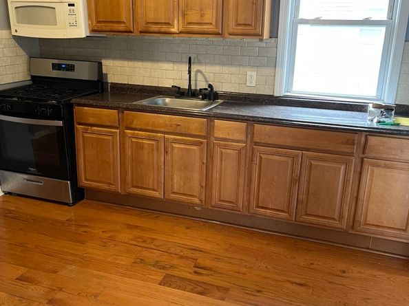 1199 Iranistan Avenue, Bridgeport CT 06605