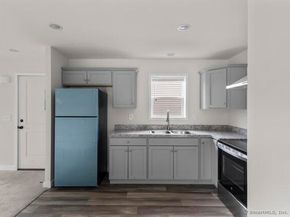  55 Sugar Street 28, Newtown CT 06470