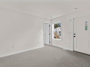  55 Sugar Street 28, Newtown CT 06470