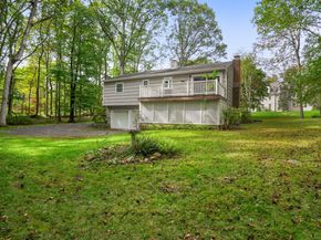 28 Forest Drive, Ridgefield CT 06877
