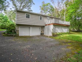 28 Forest Drive, Ridgefield CT 06877