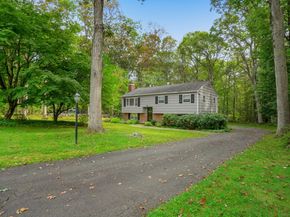 28 Forest Drive, Ridgefield CT 06877