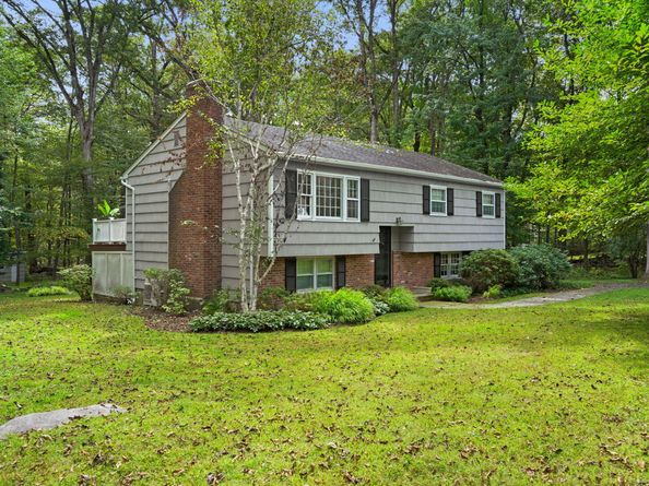 28 Forest Drive, Ridgefield CT 06877