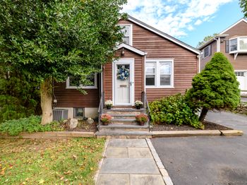 21 Parallel Street