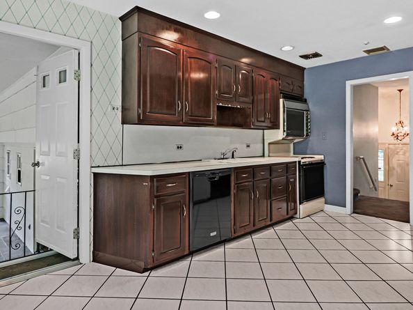 8 Live Oak Road, Norwalk CT 06851