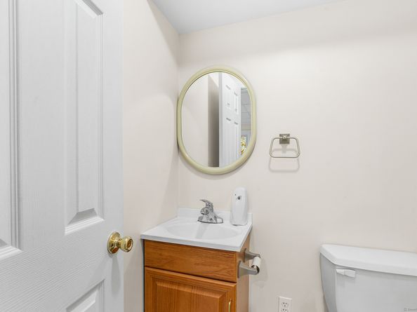 2445 Park Avenue APT 23, Bridgeport CT 06604