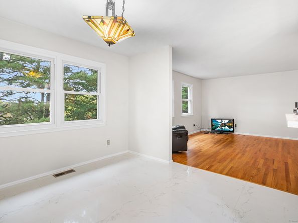 2445 Park Avenue APT 23, Bridgeport CT 06604