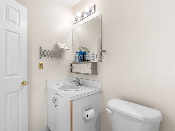 2445 Park Avenue APT 23, Bridgeport CT 06604