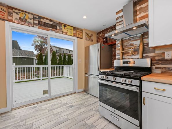 516 Valley Road, Stratford CT 06615